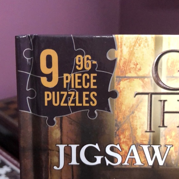 Jigsaw Puzzle Book - Black and Gold - Picture 2 of 5